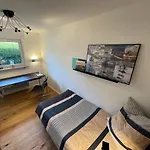Region Esslingen - Naehe Messe - Flughafen - Stuttgart - Wohnen Und Arbeiten Auf Zeit In 120m2 Wohlfuehlatmosphaere - Ab 3 Uebernachtungen - Geeignet Fuer 4 Pers Incl - Beistellbett Moeglich - Und Tiere Willkommen - Garage F Διαμέρισμα Altbach