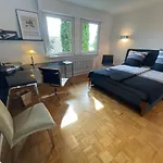 Region Esslingen - Naehe Messe - Flughafen - Stuttgart - Wohnen Und Arbeiten Auf Zeit In 120m2 Wohlfuehlatmosphaere - Ab 3 Uebernachtungen - Geeignet Fuer 4 Pers Incl - Beistellbett Moeglich - Und Tiere Willkommen - Garage F * Altbach