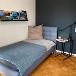 Region Esslingen - Naehe Messe - Flughafen - Stuttgart - Wohnen Und Arbeiten Auf Zeit In 120m2 Wohlfuehlatmosphaere - Ab 3 Uebernachtungen - Geeignet Fuer 4 Pers Incl - Beistellbett Moeglich - Und Tiere Willkommen - Garage F *