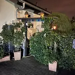 Region Esslingen - Naehe Messe - Flughafen - Stuttgart - Wohnen Und Arbeiten Auf Zeit In 120m2 Wohlfuehlatmosphaere - Ab 3 Uebernachtungen - Geeignet Fuer 4 Pers Incl - Beistellbett Moeglich - Und Tiere Willkommen - Garage F Διαμέρισμα