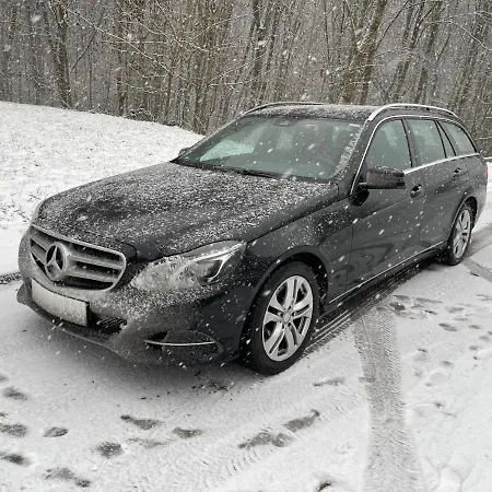 Region Esslingen - Naehe Messe - Flughafen - Stuttgart - Wohnen Und Arbeiten Auf Zeit In 120m2 Wohlfuehlatmosphaere - Ab 3 Uebernachtungen - Geeignet Fuer 4 Pers Incl - Beistellbett Moeglich - Und Tiere Willkommen - Garage F شقة