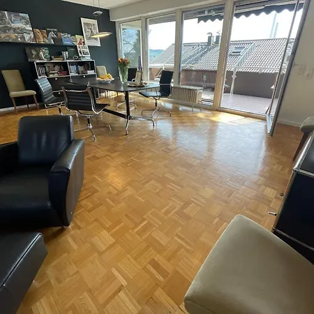 Region Esslingen - Naehe Messe - Flughafen - Stuttgart - Wohnen Und Arbeiten Auf Zeit In 120m2 Wohlfuehlatmosphaere - Ab 3 Uebernachtungen - Geeignet Fuer 4 Pers Incl - Beistellbett Moeglich - Und Tiere Willkommen - Garage F *