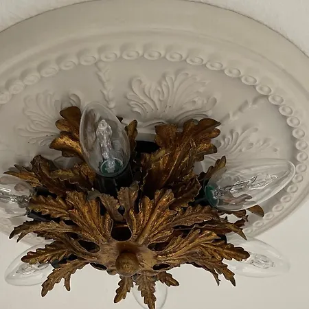 Region Esslingen - Naehe Messe - Flughafen - Stuttgart - Wohnen Und Arbeiten Auf Zeit In 120m2 Wohlfuehlatmosphaere - Ab 3 Uebernachtungen - Geeignet Fuer 4 Pers Incl - Beistellbett Moeglich - Und Tiere Willkommen - Garage F شقة