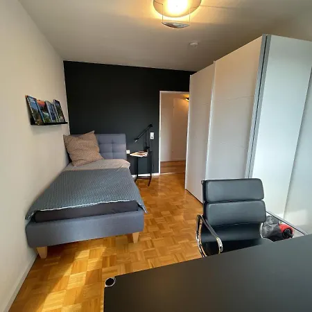 Region Esslingen - Naehe Messe - Flughafen - Stuttgart - Wohnen Und Arbeiten Auf Zeit In 120m2 Wohlfuehlatmosphaere - Ab 3 Uebernachtungen - Geeignet Fuer 4 Pers Incl - Beistellbett Moeglich - Und Tiere Willkommen - Garage F شقة Altbach