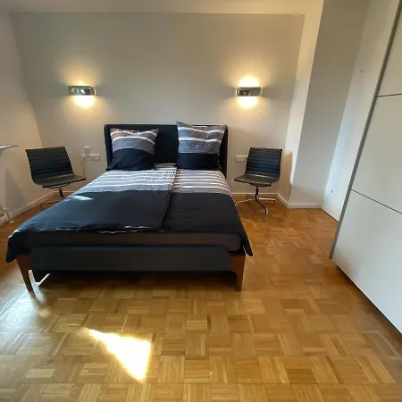 Region Esslingen - Naehe Messe - Flughafen - Stuttgart - Wohnen Und Arbeiten Auf Zeit In 120m2 Wohlfuehlatmosphaere - Ab 3 Uebernachtungen - Geeignet Fuer 4 Pers Incl - Beistellbett Moeglich - Und Tiere Willkommen - Garage F *
