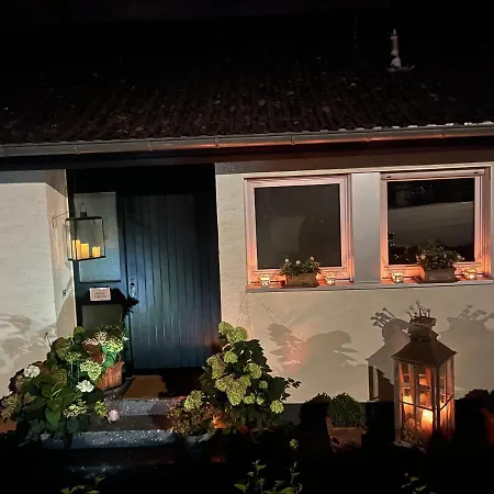 شقة Region Esslingen - Naehe Messe - Flughafen - Stuttgart - Wohnen Und Arbeiten Auf Zeit In 120m2 Wohlfuehlatmosphaere - Ab 3 Uebernachtungen - Geeignet Fuer 4 Pers Incl - Beistellbett Moeglich - Und Tiere Willkommen - Garage F *