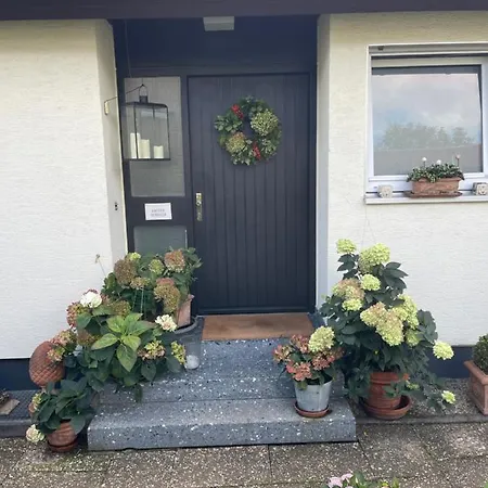 Region Esslingen - Naehe Messe - Flughafen - Stuttgart - Wohnen Und Arbeiten Auf Zeit In 120m2 Wohlfuehlatmosphaere - Ab 3 Uebernachtungen - Geeignet Fuer 4 Pers Incl - Beistellbett Moeglich - Und Tiere Willkommen - Garage F * Altbach