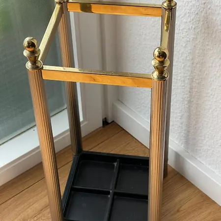 شقة Region Esslingen - Naehe Messe - Flughafen - Stuttgart - Wohnen Und Arbeiten Auf Zeit In 120m2 Wohlfuehlatmosphaere - Ab 3 Uebernachtungen - Geeignet Fuer 4 Pers Incl - Beistellbett Moeglich - Und Tiere Willkommen - Garage F *