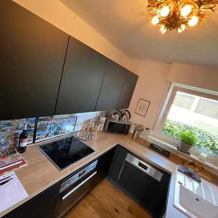 شقة Region Esslingen - Naehe Messe - Flughafen - Stuttgart - Wohnen Und Arbeiten Auf Zeit In 120m2 Wohlfuehlatmosphaere - Ab 3 Uebernachtungen - Geeignet Fuer 4 Pers Incl - Beistellbett Moeglich - Und Tiere Willkommen - Garage F *