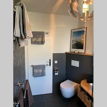 Region Esslingen - Naehe Messe - Flughafen - Stuttgart - Wohnen Und Arbeiten Auf Zeit In 120m2 Wohlfuehlatmosphaere - Ab 3 Uebernachtungen - Geeignet Fuer 4 Pers Incl - Beistellbett Moeglich - Und Tiere Willkommen - Garage F شقة *