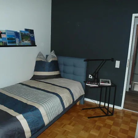 Region Esslingen - Naehe Messe - Flughafen - Stuttgart - Wohnen Und Arbeiten Auf Zeit In 120m2 Wohlfuehlatmosphaere - Ab 3 Uebernachtungen - Geeignet Fuer 4 Pers Incl - Beistellbett Moeglich - Und Tiere Willkommen - Garage F شقة Altbach