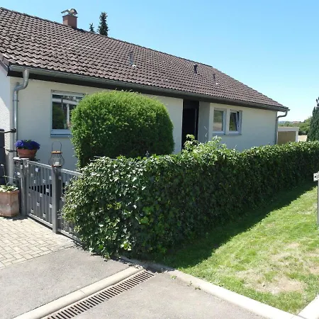 Region Esslingen - Naehe Messe - Flughafen - Stuttgart - Wohnen Und Arbeiten Auf Zeit In 120m2 Wohlfuehlatmosphaere - Ab 3 Uebernachtungen - Geeignet Fuer 4 Pers Incl - Beistellbett Moeglich - Und Tiere Willkommen - Garage F Διαμέρισμα *